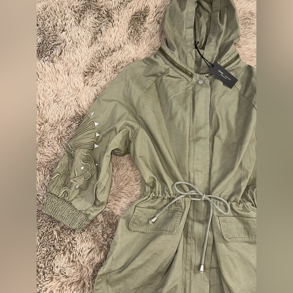 Romeo & Juliet Couture Vented Jacket - Picture 4 of 16